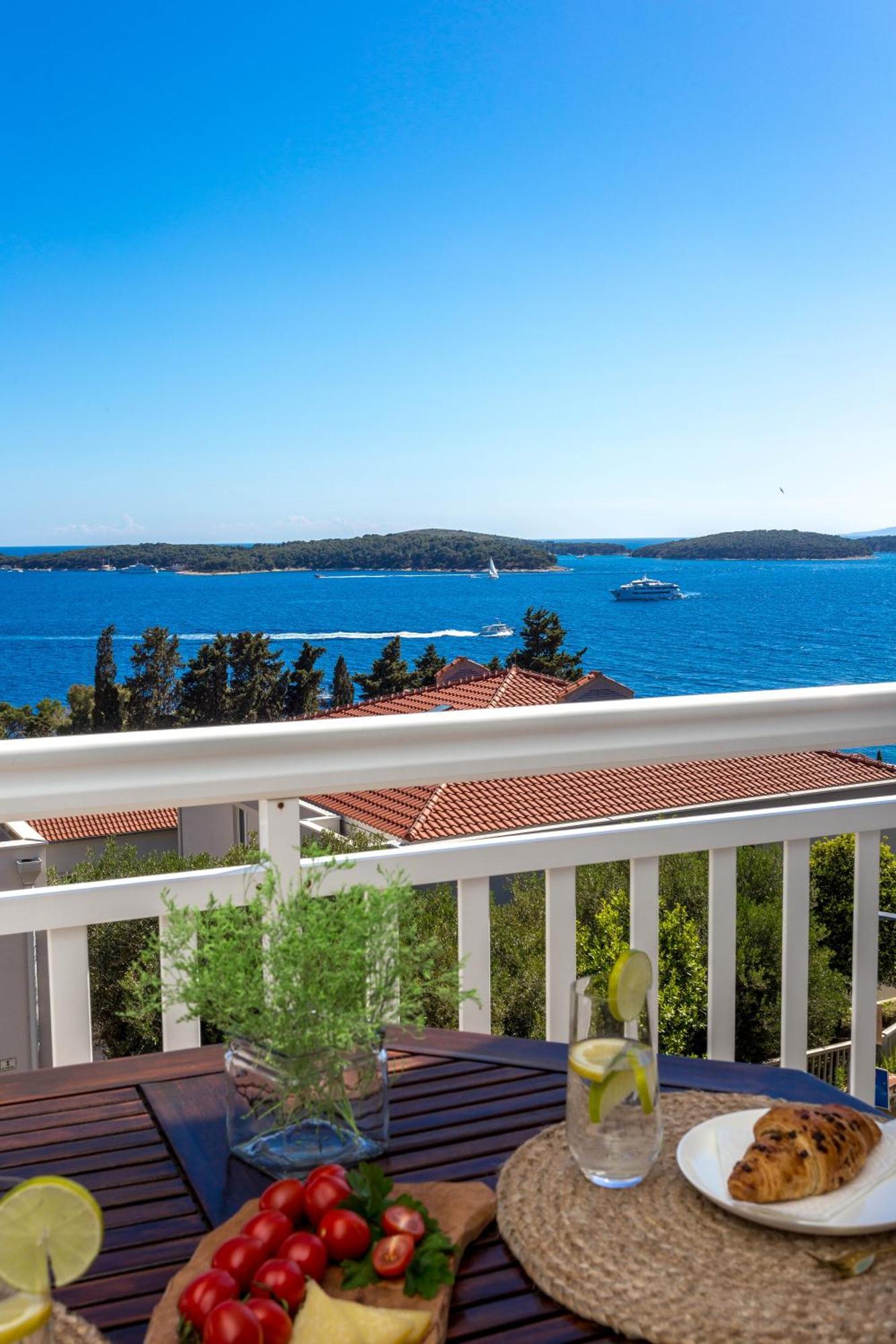 Tia Hvar Top View Apartment フヴァル エクステリア 写真