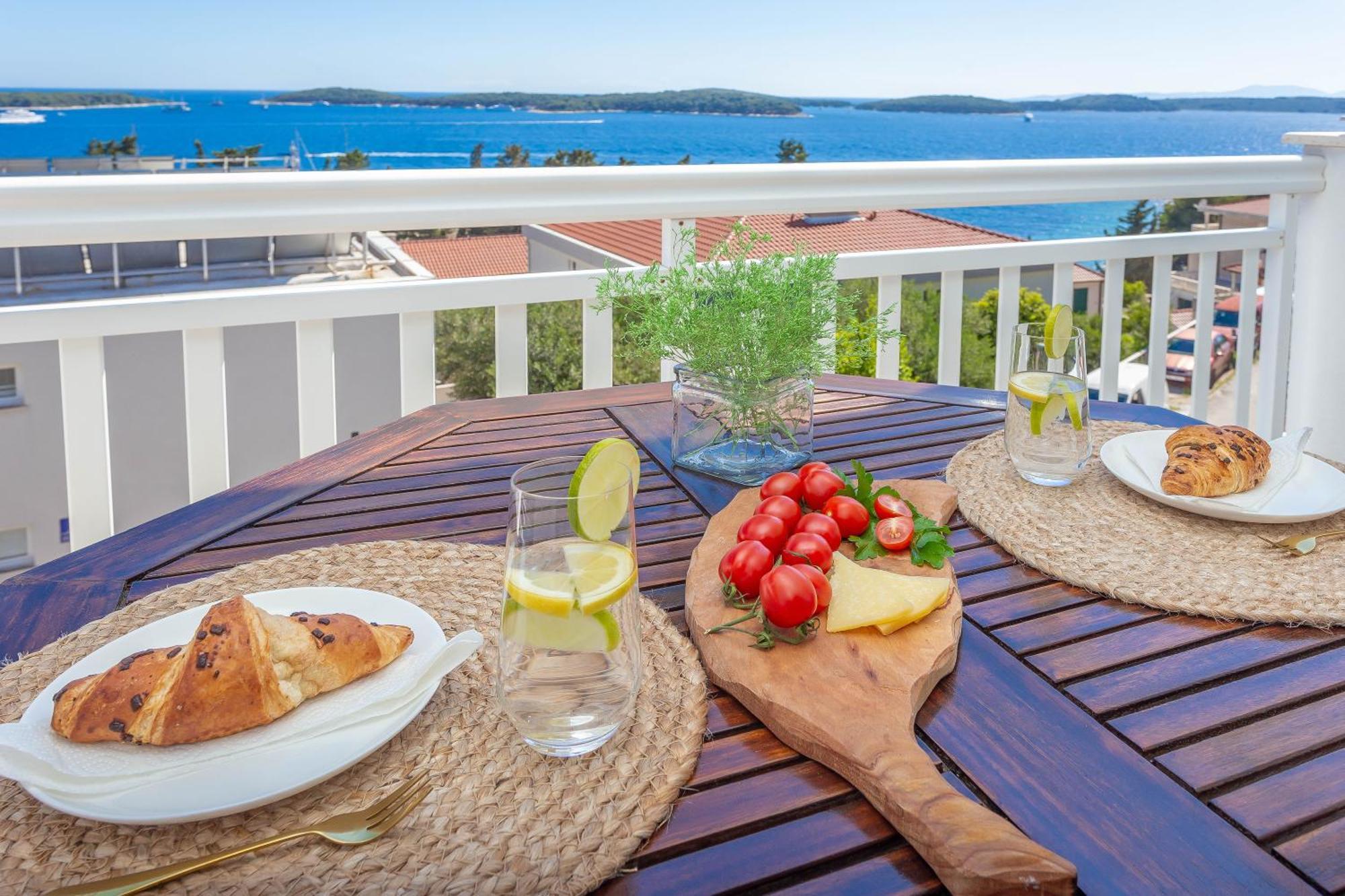 Tia Hvar Top View Apartment フヴァル エクステリア 写真