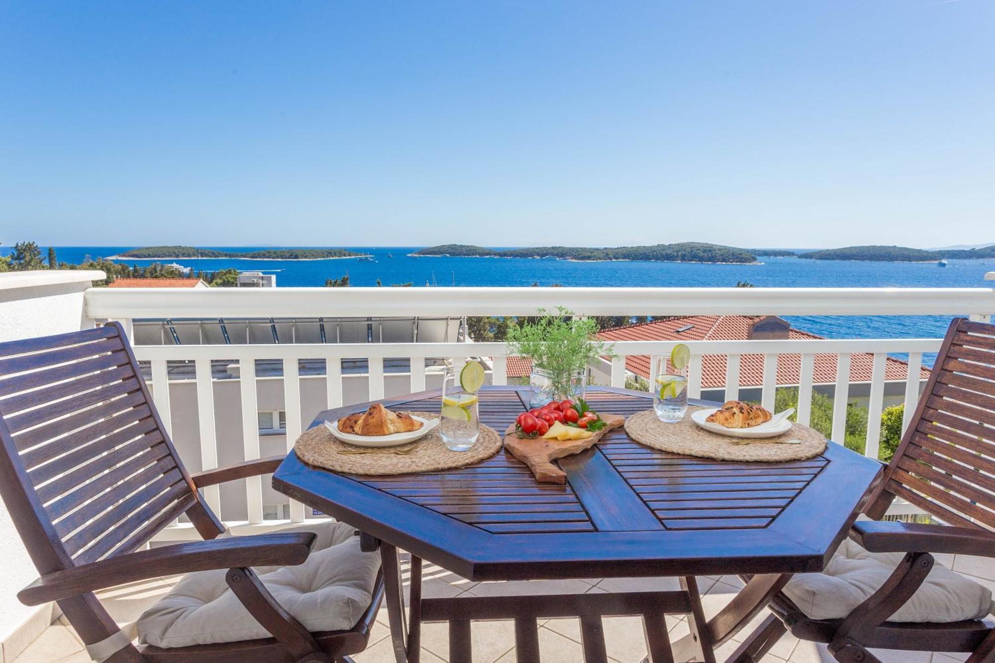 Tia Hvar Top View Apartment フヴァル エクステリア 写真